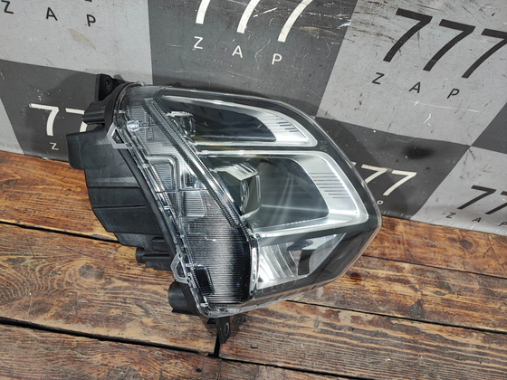 Фара правая LED Omoda C5 22-нв Б/У Оригинал 605000531AA