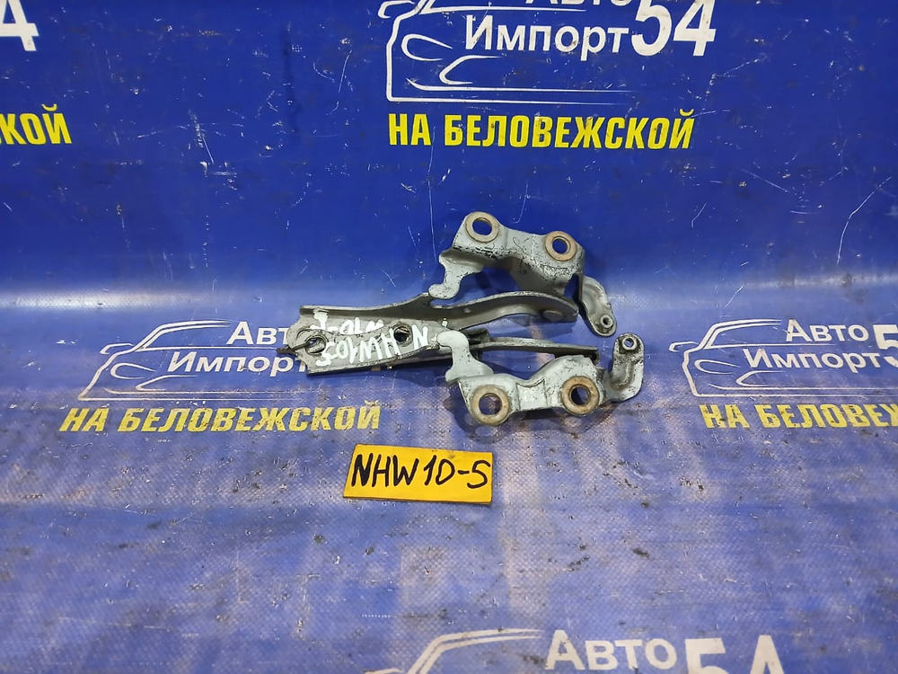 Петля капота правая TOYOTA PRIUS 1998