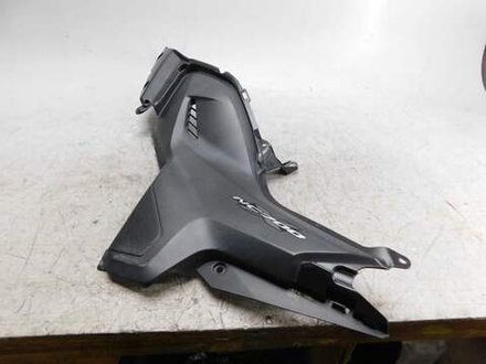 Пластик боковой левый Honda NC700 NC750 83701-MGS-D300
