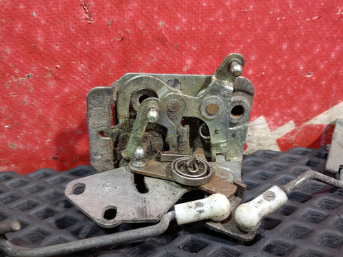 Замок двери внутренний правый