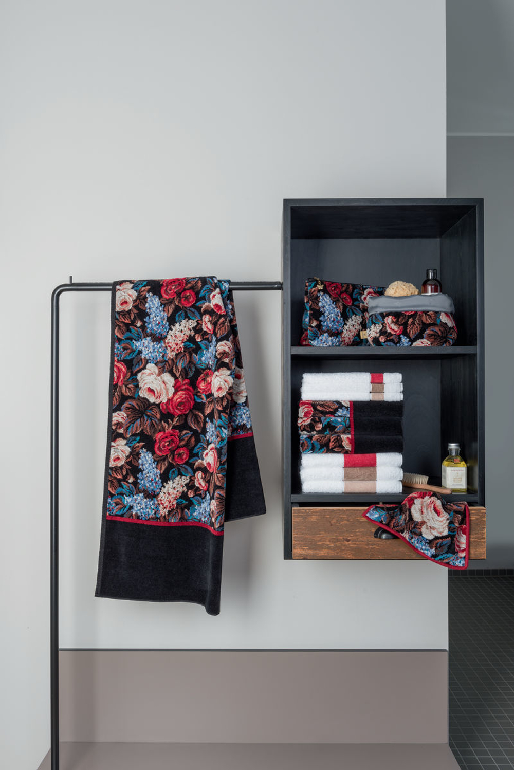 Полотенце 50x100 Feiler Cornwall 10-121 schwarz-bordeaux вид