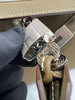 Сумка Hermes Kelly Messenger PM цвета хаки