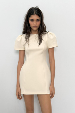 ZARA КОРОТКОЕ ПЛАТЬЕ СО СКЛАДКАМИ И КАРМАНАМИ, ЖЕЛТОВАТО-БЕЛЫЙ