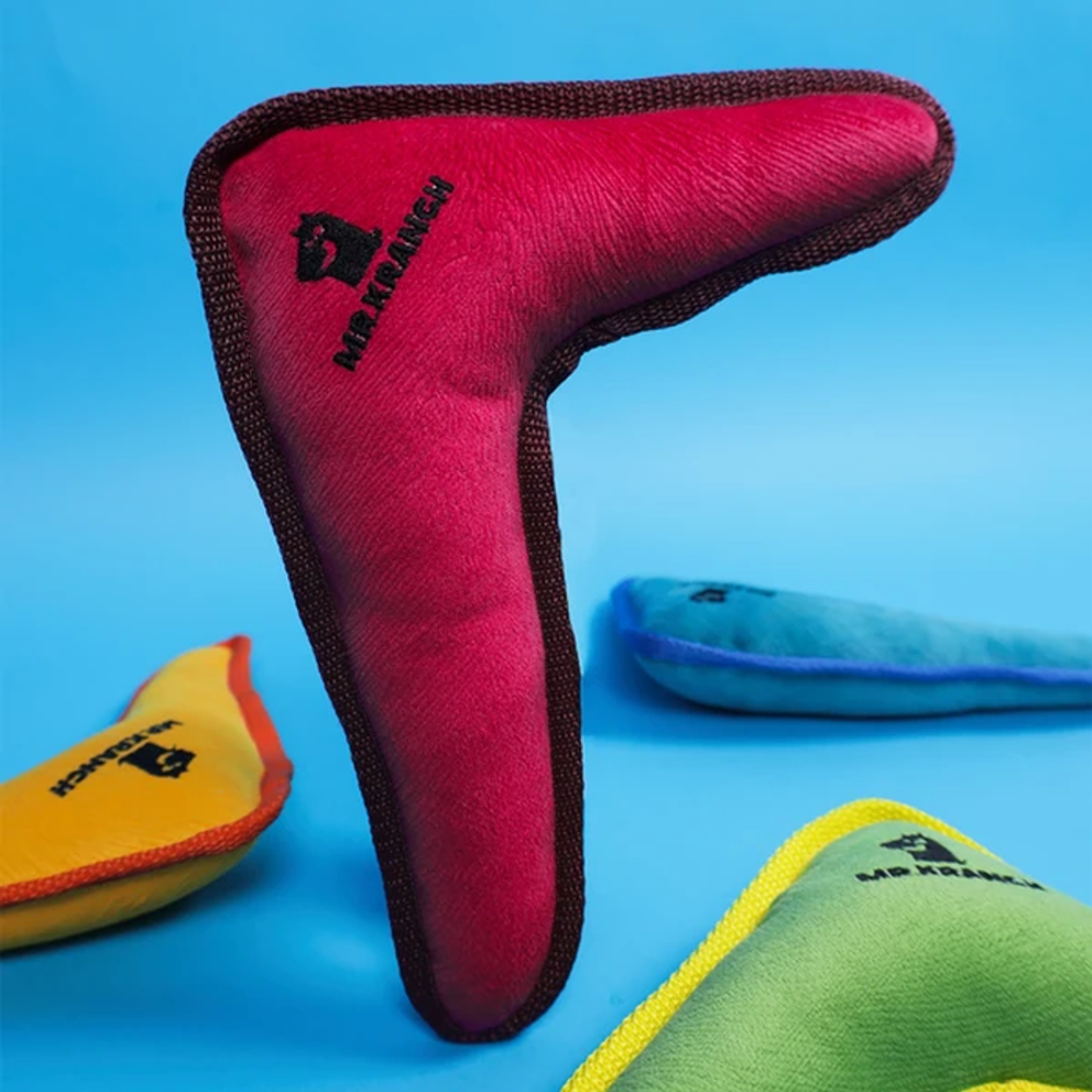 Игрушка Mr.Kranch для собак мелких и средних пород Бумеранг с пищалкой 22х19х4,5см, розовый Игрушка Mr.Kranch для собак мелких и средних пород Бумеранг с пищалкой 22х19х4,5см, розовый