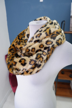 Снуд с анималистическим принтом