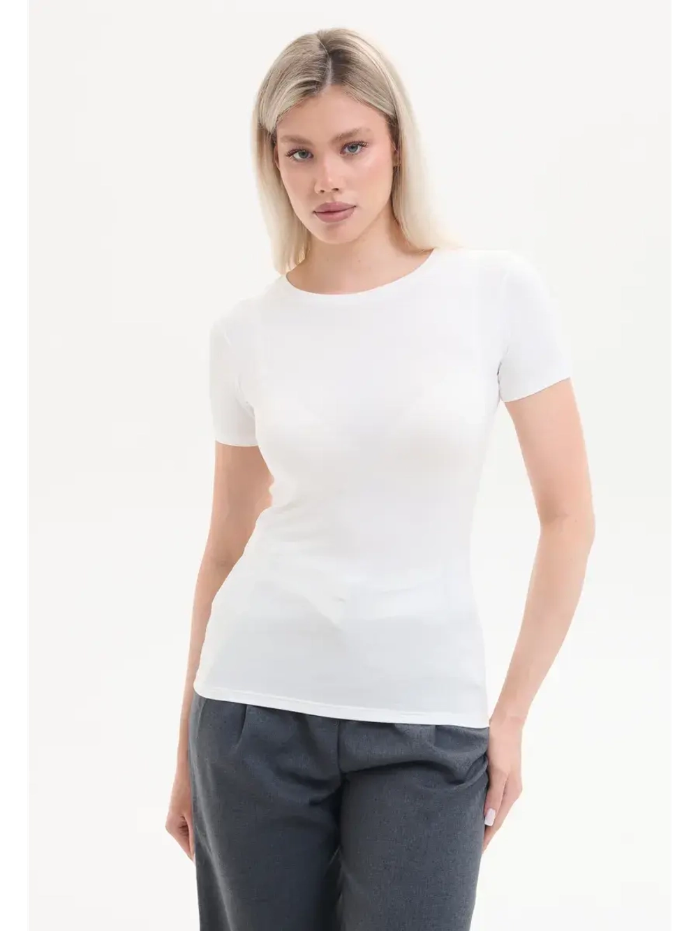 Футболка женская базовая облегающая
