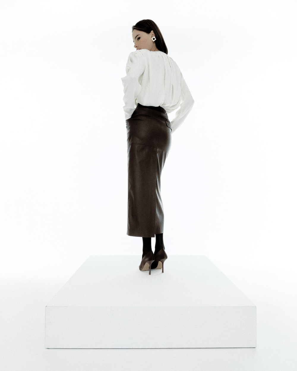 «Draped-detailing blouse» Блуза с драпировками из вискозы.