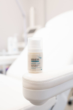 LACO ACTIVE Breast Care - Профессиональный крем для укрепления кожи лица, груди и декольте от Лако Актив, 50 мл