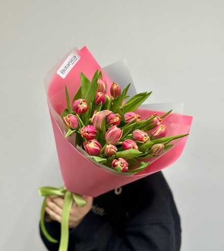 Букет из 19 пионовидных розовых тюльпанов «Колумбус». Букет 1086.