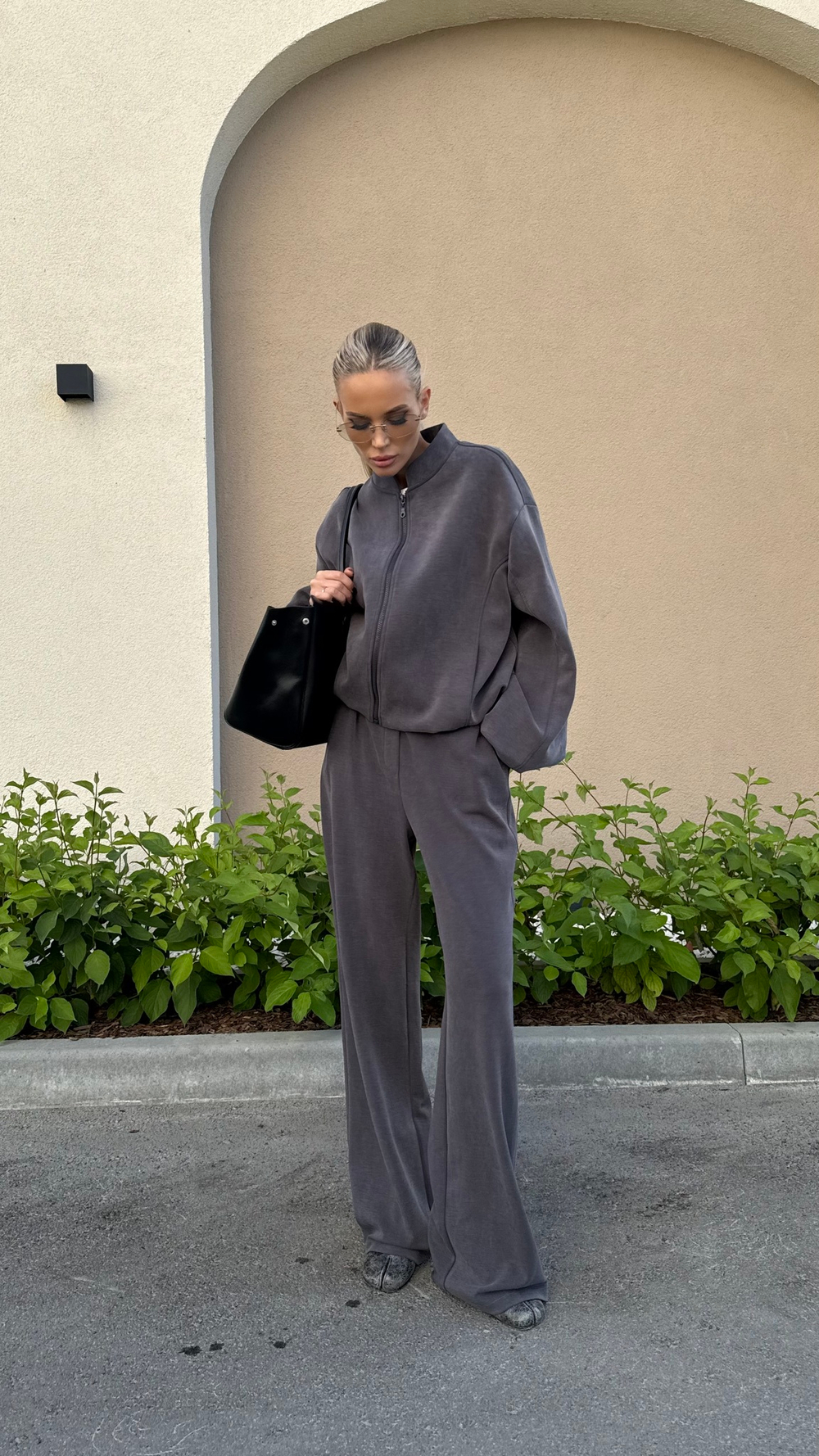 Костюм с бомбером из трикотажа ойшо