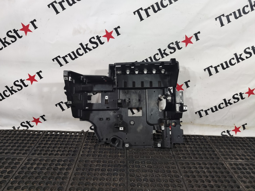 Кронштейн крепления торпедо