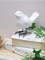 Статуэтки для интерьера на полку