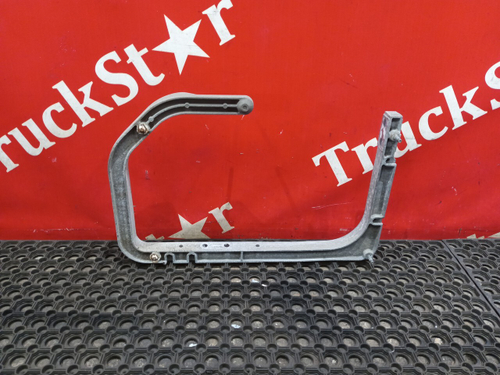 Кронштейн крыла переднего левый 2016г.