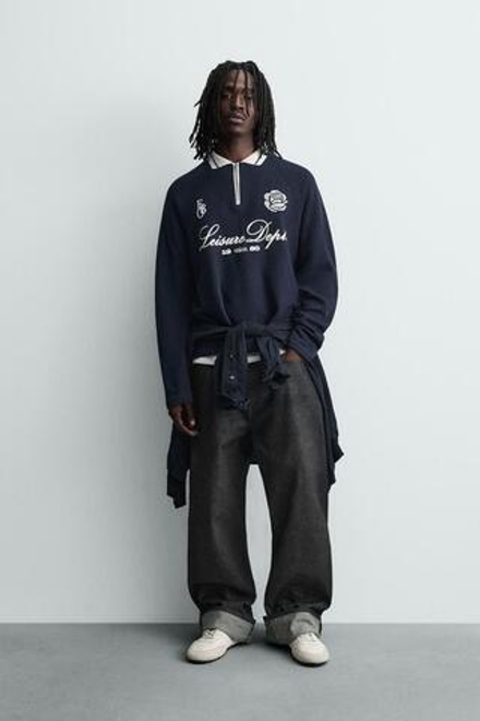 ZARA ПОЛО С КОНТРАСТНЫМ ПРИНТОМ, МОРСКОЙ СИНИЙ