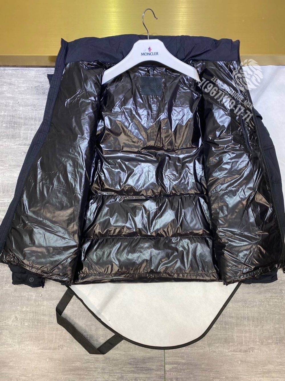 Пуховик Moncler