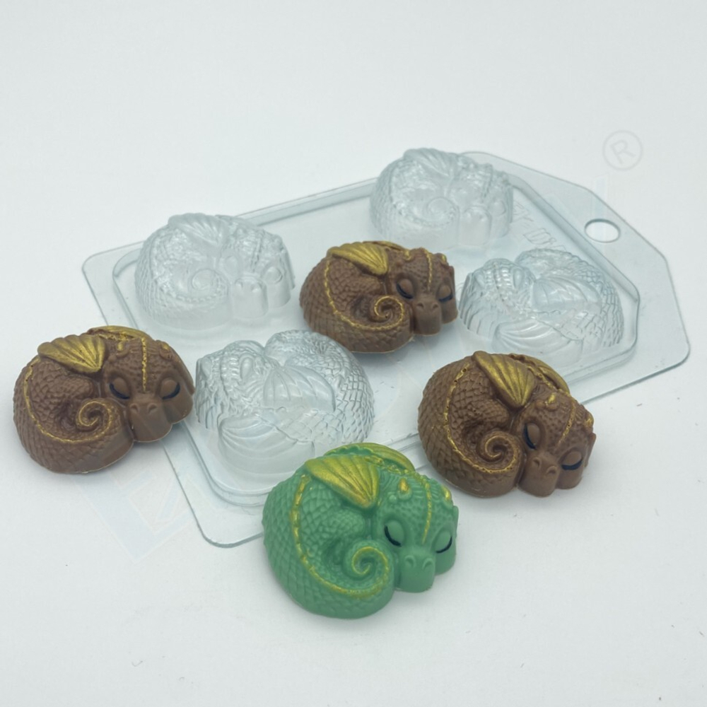 Форма пластиковая Дракон клубочком 42 мм (4 ячейки)