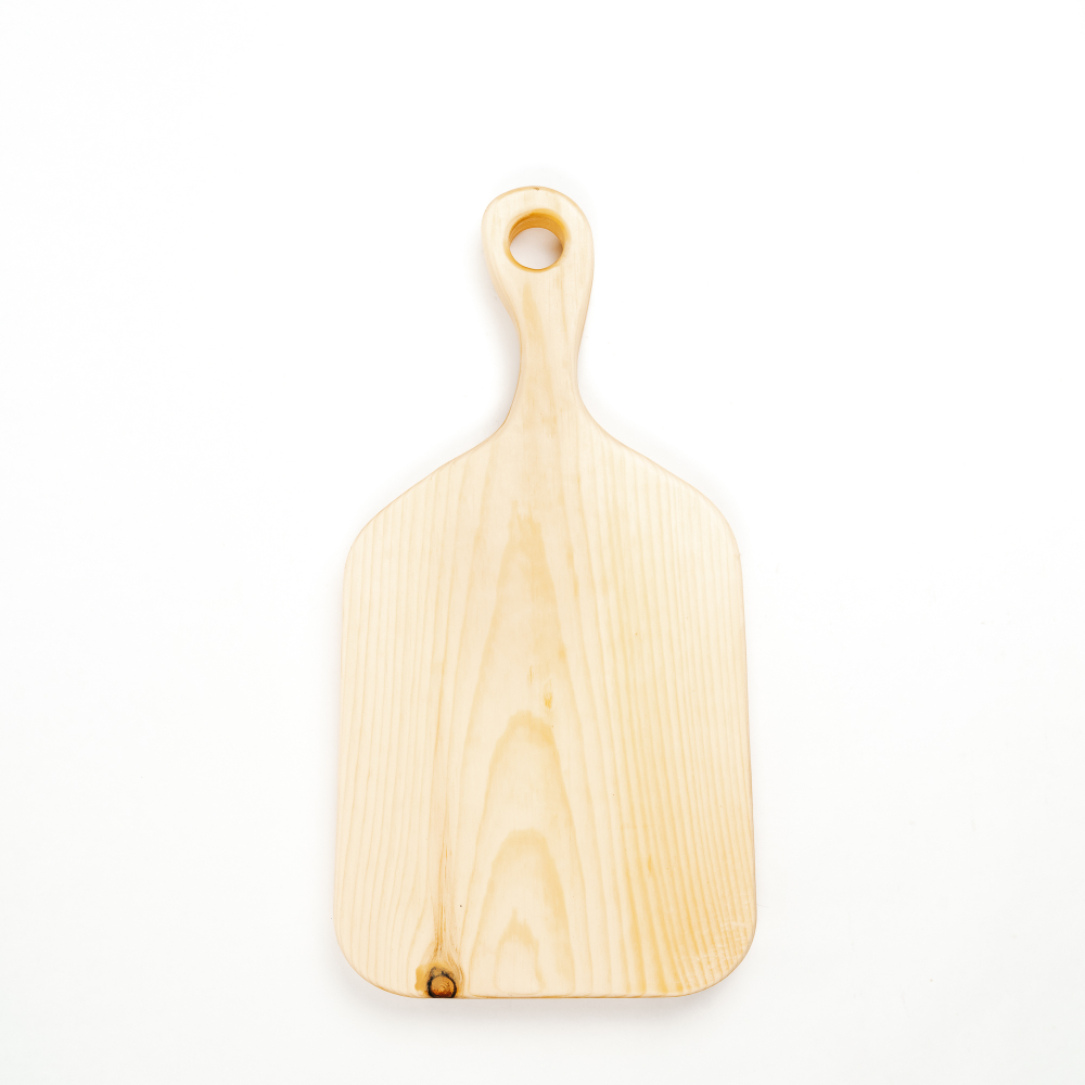 Деревянная доска из цельного куска древесины кедра с выборкой и ручкой. RD99