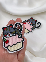 Нашивка пирожное с котёнком серо-розовая 6х4,5 см