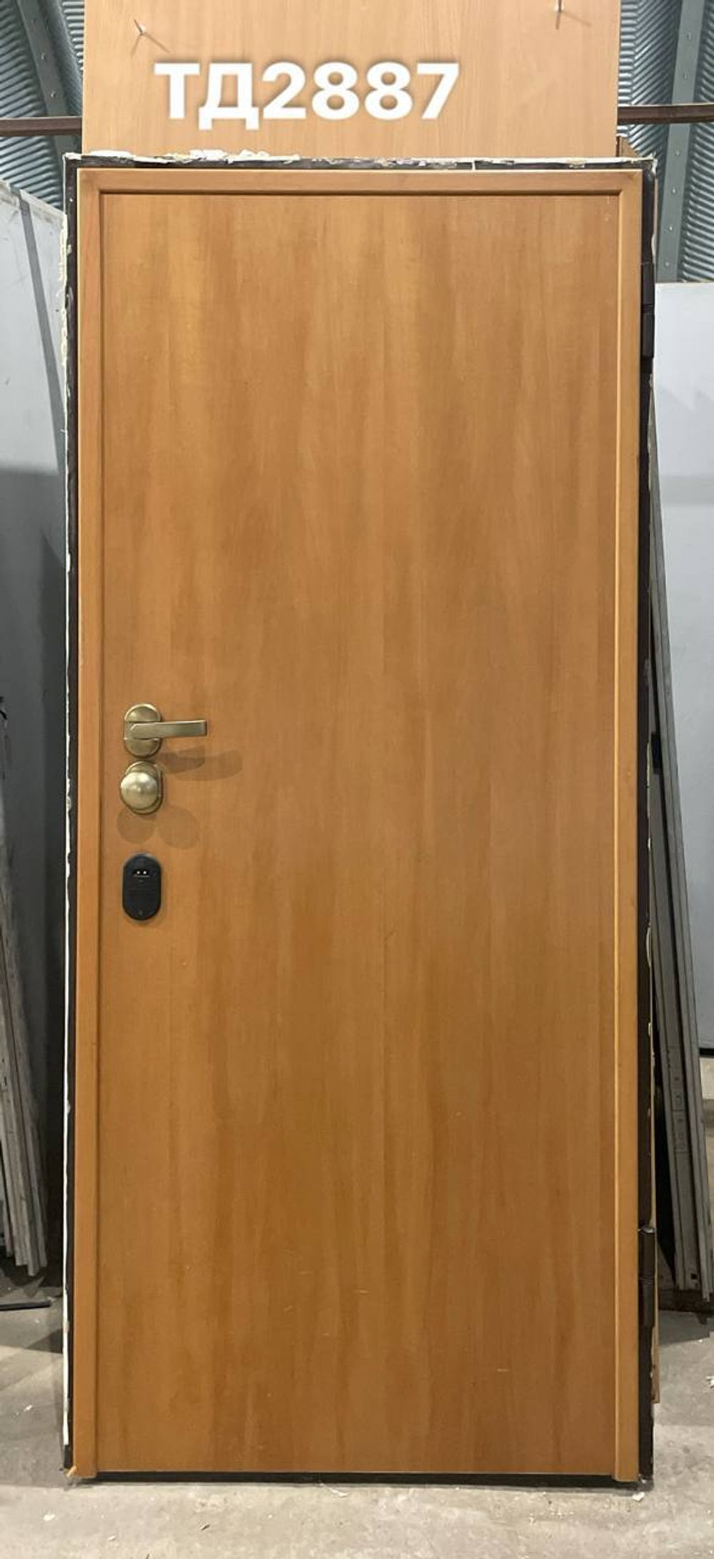 Дверь металлическая Б/У 2020(в) х 840(ш) Входная