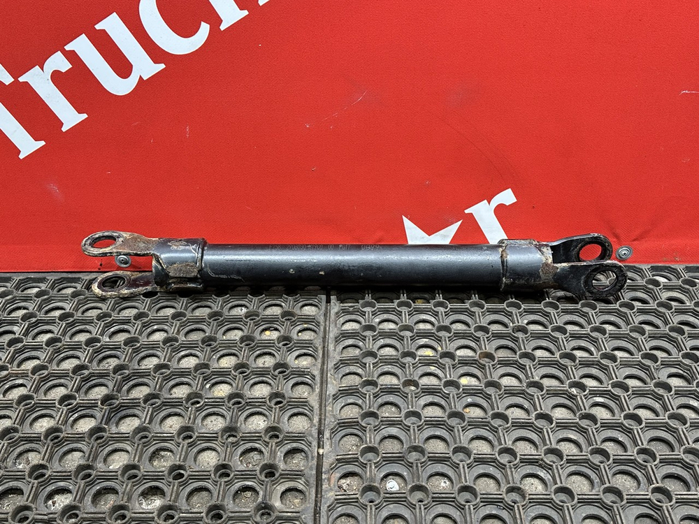 Стойка заднего стабилизатора 2023г