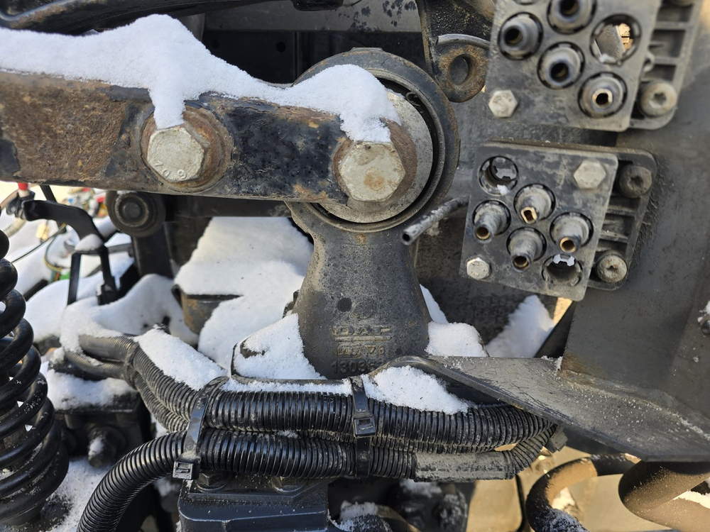 Кронштейн торсиона кабины левый