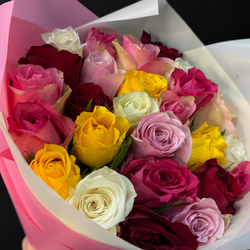 Миксовый букет из 27 кенийских роз