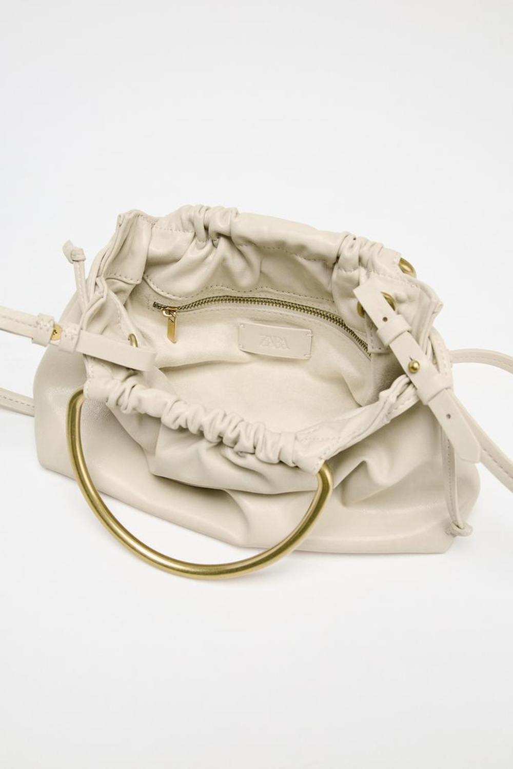 ZARA НЕБОЛЬШАЯ СУМКА-БОУЛИНГ С МЕТАЛЛИЧЕСКОЙ РУЧКОЙ, ЭКРЮ