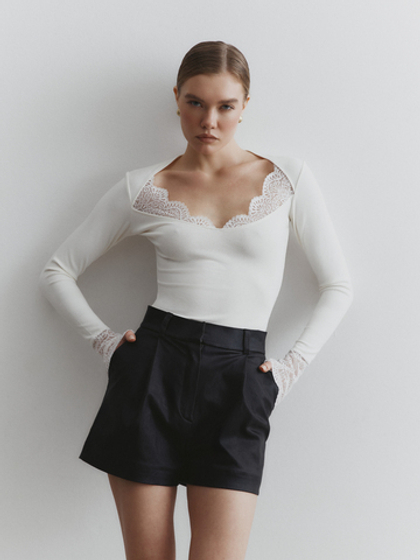 Лонгслив `Муза`, цвет белый