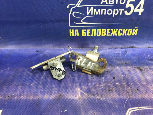 Петля двери задней левой TOYOTA CAMRY 1995