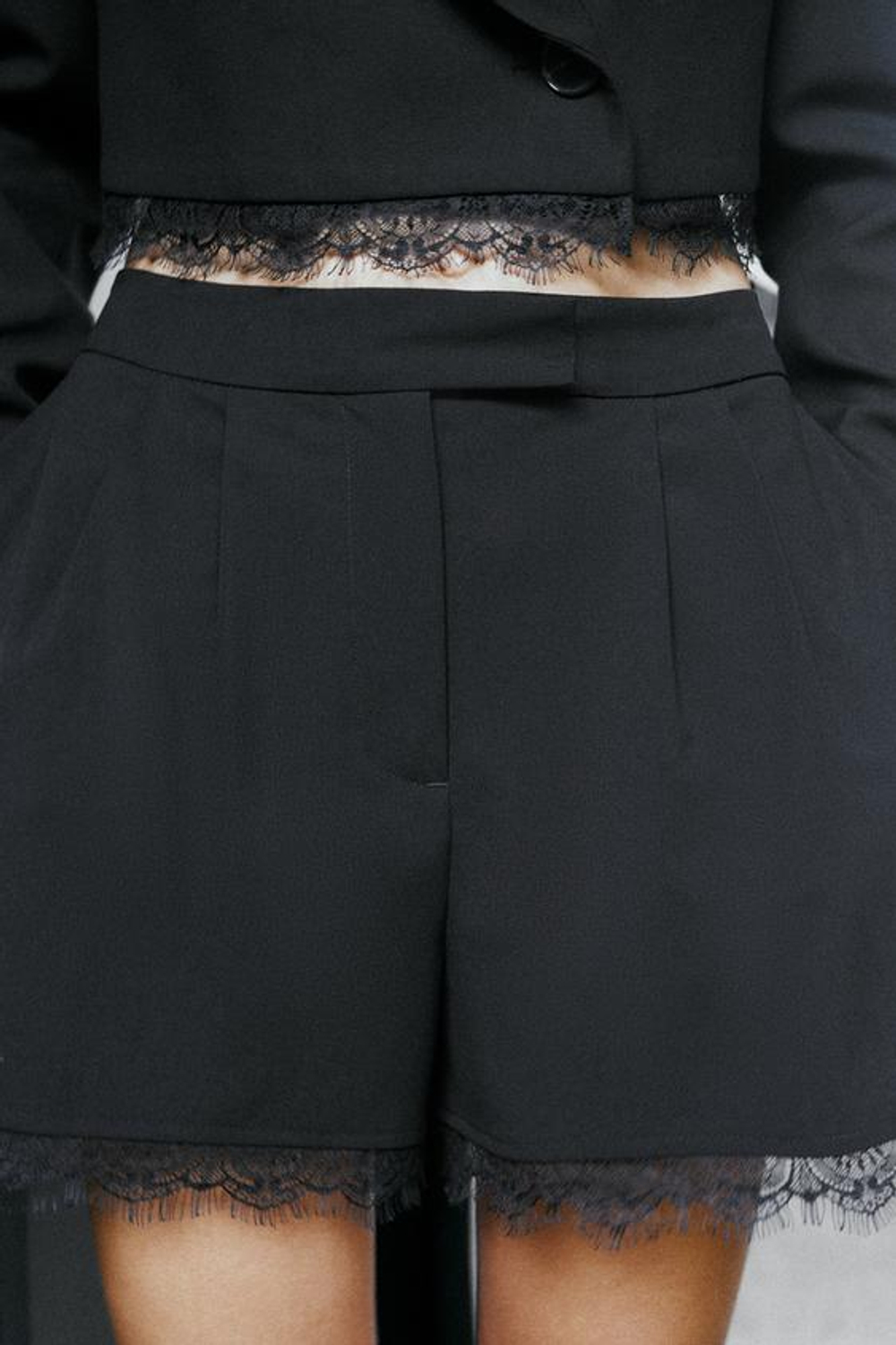 ZARA ШОРТЫ-БЕРМУДЫ С КРУЖЕВОМ, ЧЕРНЫЙ