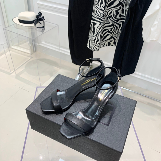 Saint Laurent Pumps
