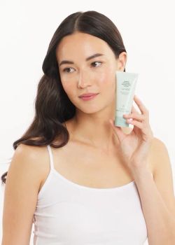 Jan Marini MARINI PHYSICAL PROTECTANT TINTED SPF 45 Солнцезащитный крем с тональным эффектом с SPF 45. Объем: 57 мл