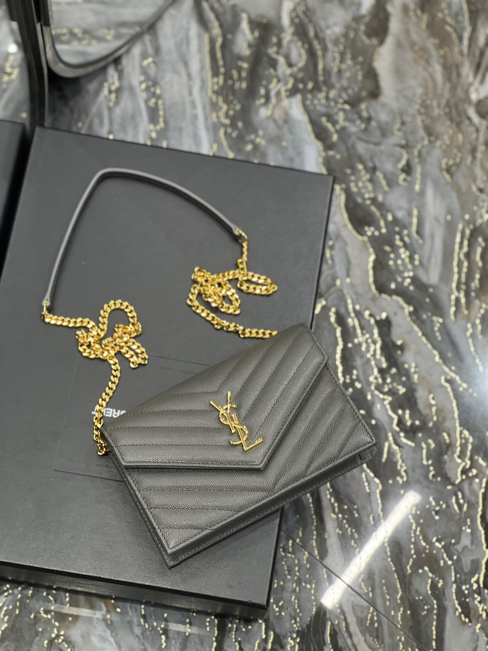 Saint Laurent WOC 19 cm