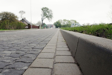 Бордюры и поребрики – что нужно знать о бетонных изделиях