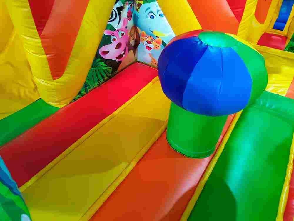 Коммерческий надувной батут «Сафари-экскурсия 2», 5x5x2.8 м.