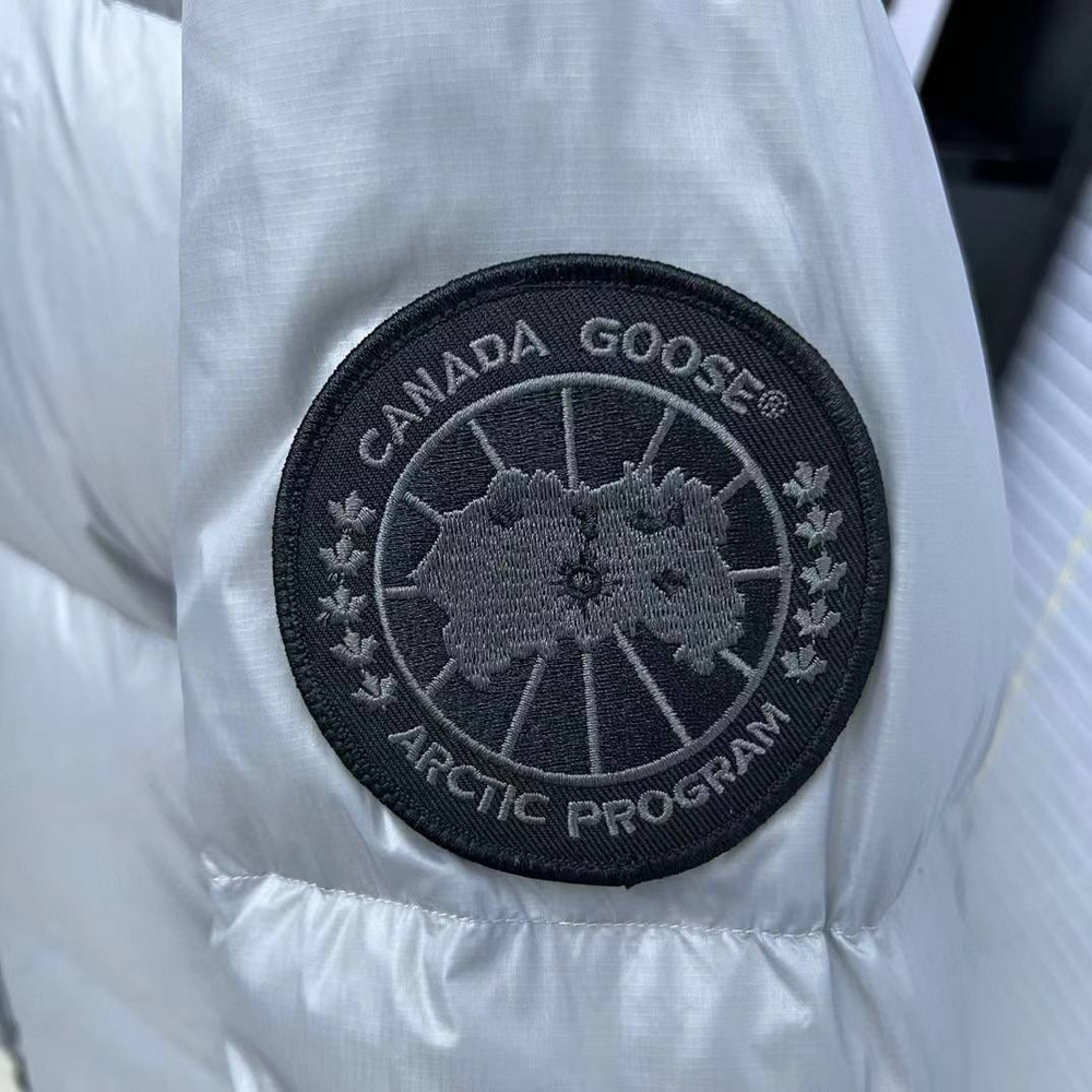 Пуховик Canada Goose