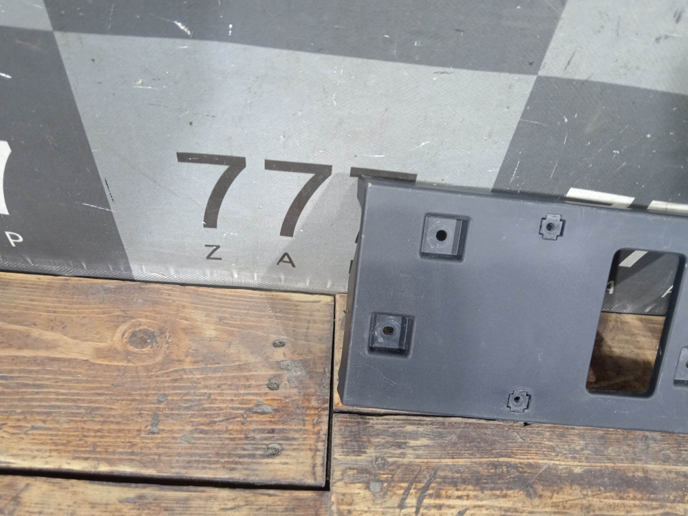 Площадка гос. номера передняя Haval F7 2, F7x 2 24-нв Б/У Оригинал 2807100XKN02A