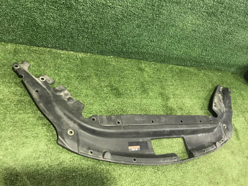 Кожух замка капота Nissan Sentra B17 (2012-2017)