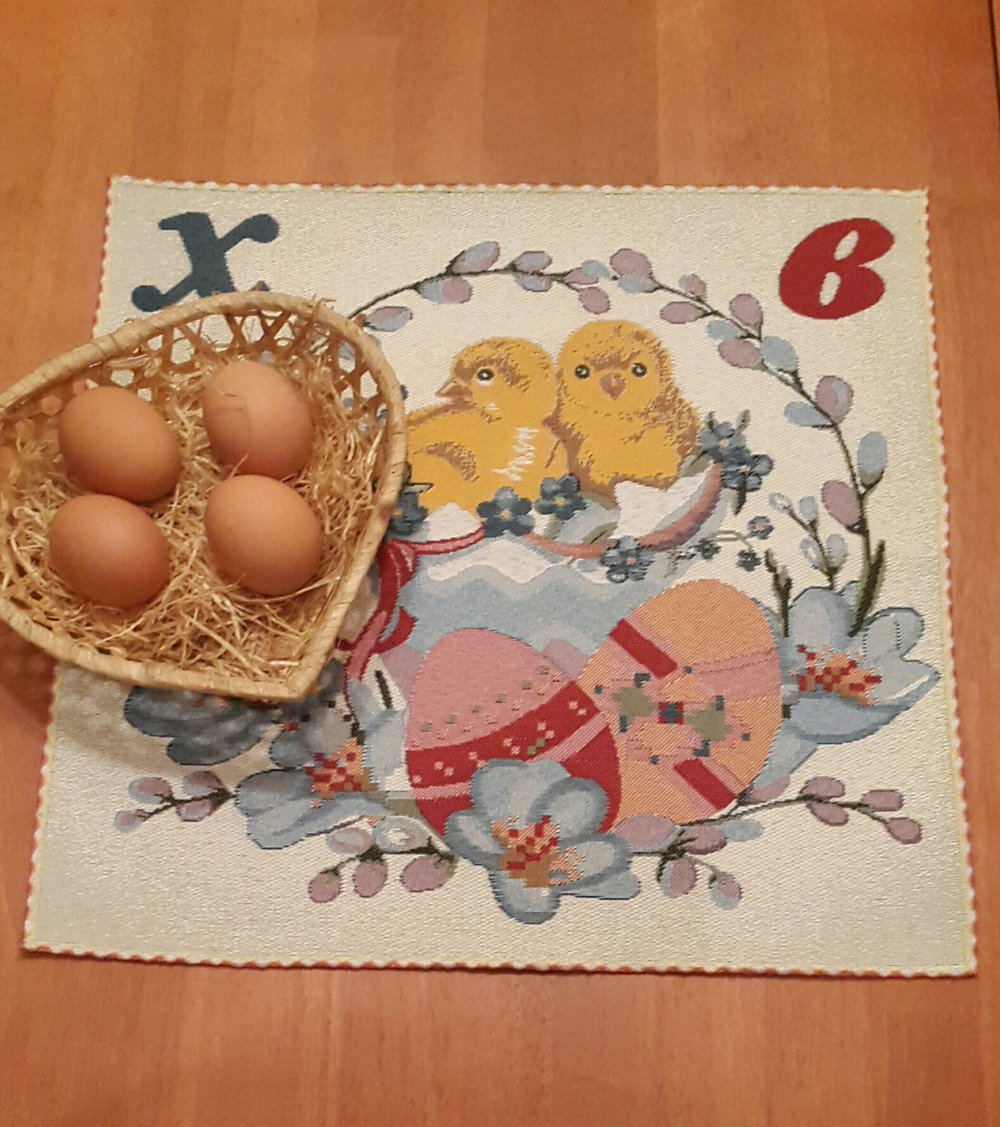 Декоративная гобеленовая салфетка  Пасхальная (цыплята) 40*40