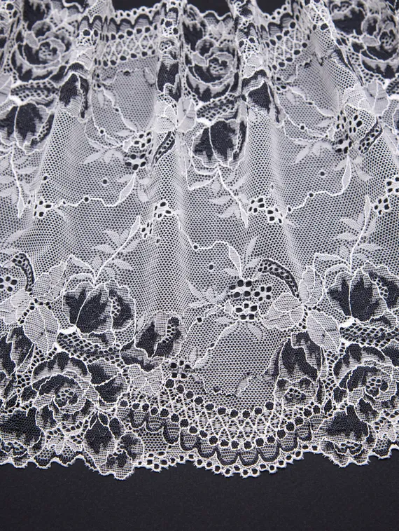 03-210 Кружево эластичное 22 см, айвори/черный