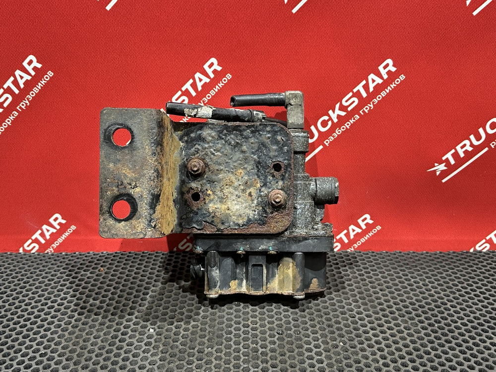 Кран уровня пола главный