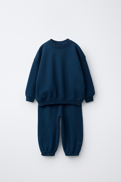 ZARA КОМПЛЕКТ ИЗ ТОЛСТОВКИ И БРЮК WIDE LEG С НАШИВКОЙ, СИНИЙ