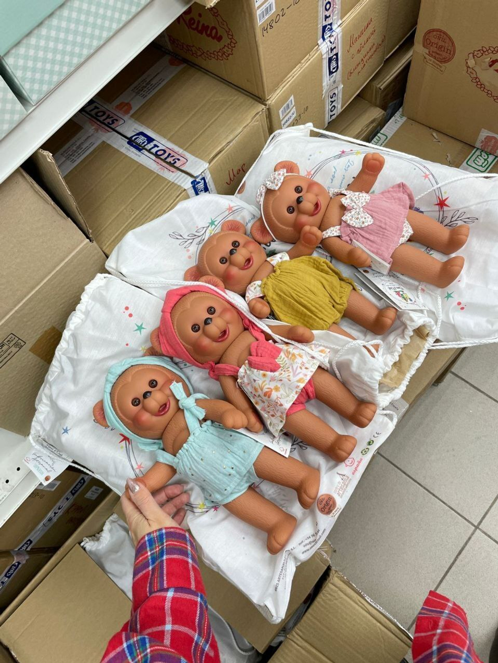 Мишка в мятном Nines d'Onil, 28 см. Упаковка фирменный рюкзачок