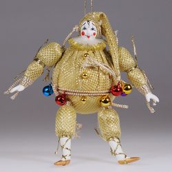 золотистый