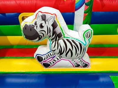 Коммерческий надувной батут "Зверята на радуге" 8х6х2,8