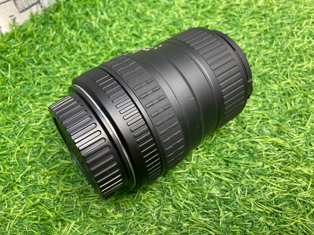 Sigma 70-210mm 4-5.6 UC-II for Canon С Дефектом