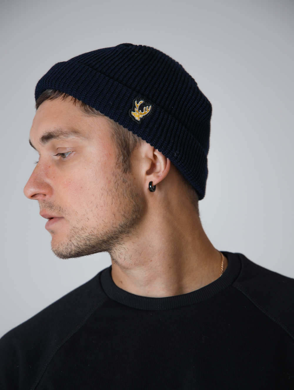 Шапка короткая синяя Город Горький олень желтый