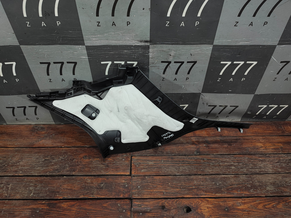 Обшивка багажника задняя левая Geely Monjaro 21-нв Б/У Оригинал 8889729458B01