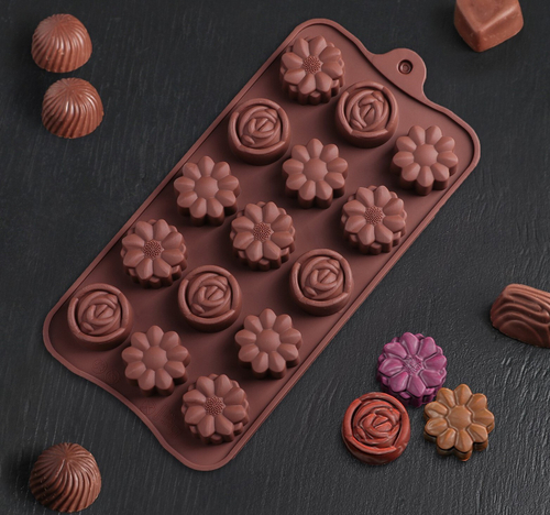 Форма "Ассорти цветов" 22*10.5 15 ячеек (d-2.7см)