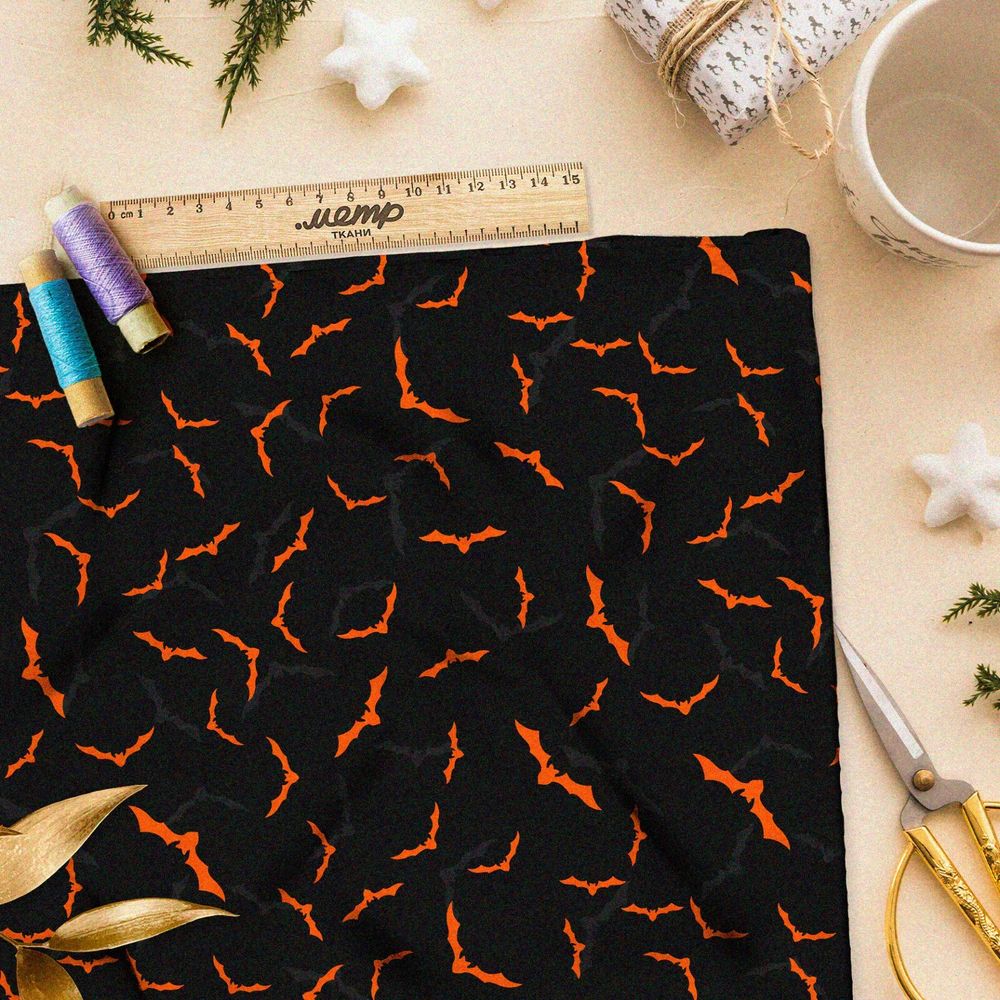 Ткань барби тонкие оранжевые летучие мыши на чёрном фоне
